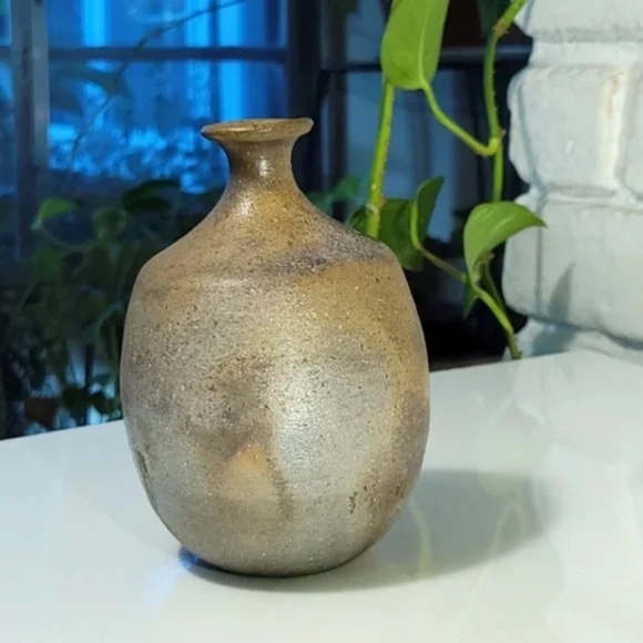 Japanese Bizen Ware Sake Vessel Tokkuri - Picture 9 of 9